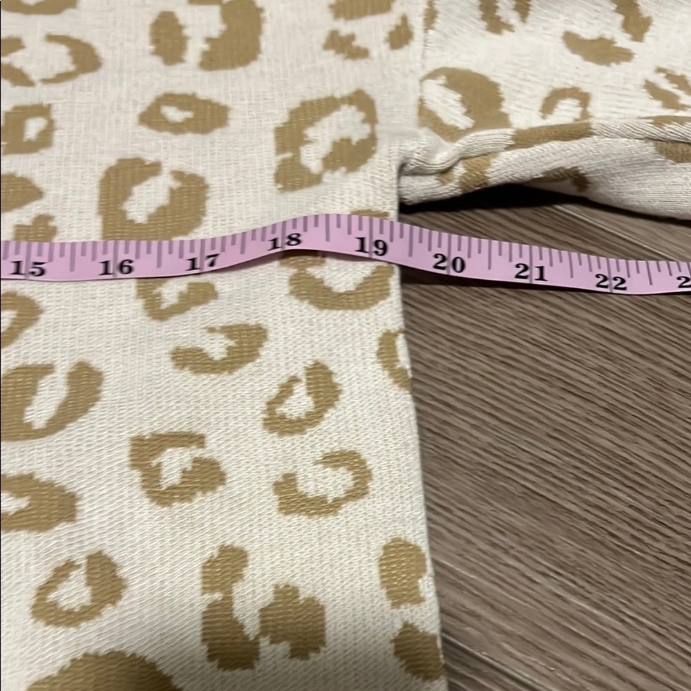 Leopard Print Sweater - Picture 5 of 5